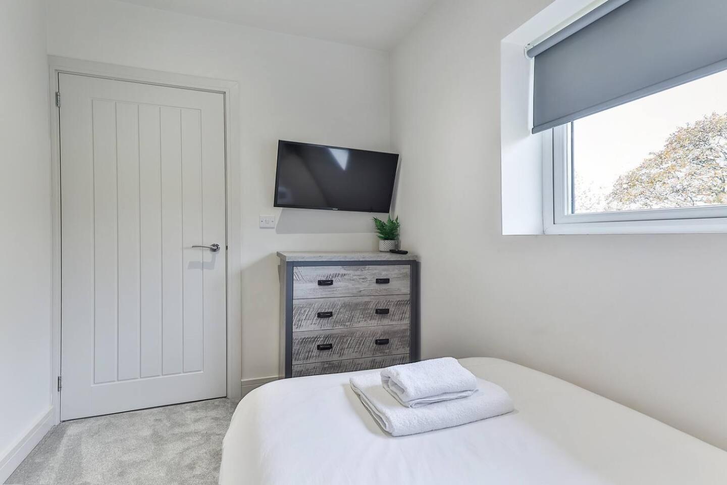 3 Bed Refurbished, Modern House, Wifi, Patio Area Villa Sheffield Exterior photo