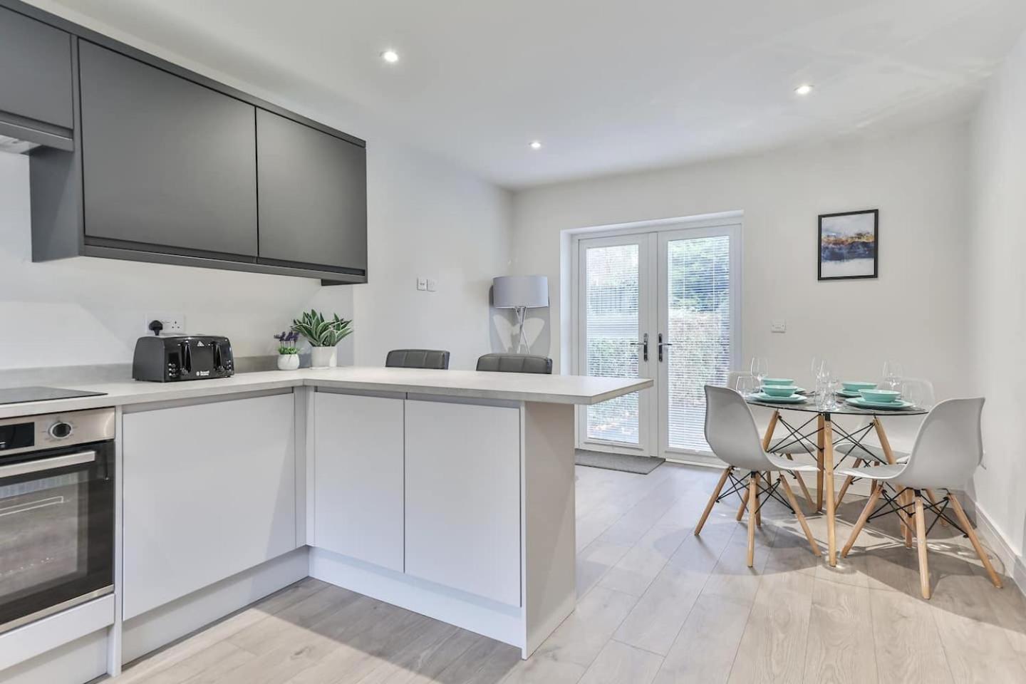 3 Bed Refurbished, Modern House, Wifi, Patio Area Villa Sheffield Exterior photo